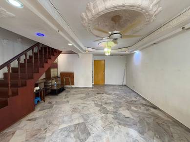 (Renovated,Fully grilled,Plaster ceiling)Desa 4,Bandar Country Homes