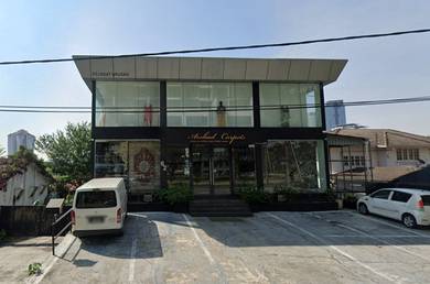 Exclusive Facing Main Road Showroom at PJ Section 11For Sale