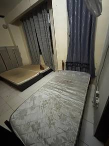 Room with triple beds at La Cottage, Puchong