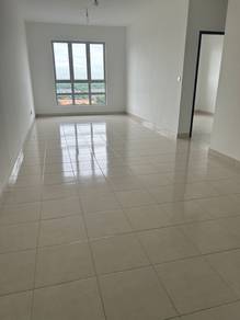 5 mins drive from Johan Setia LRT3 , brand new unit Pangsapuri Adenia
