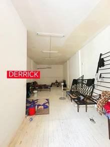 2 Storey Commercial Shop For Rent At Chulia Good Condiiton