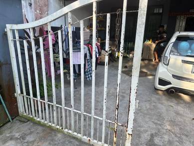2.5 -storey Terraced House/10 mins to CIQ/ Low deposit/ Tmn perling/