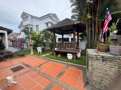 FOR SALE:  2 1/2 Storey Semi D House Taman Ukay Perdana Ampang