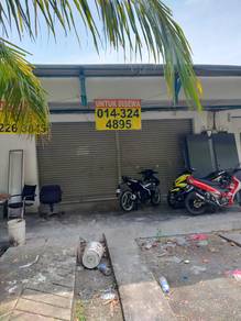 Kedai sewa 20x70 di Saujana Putra, lokasi strategi