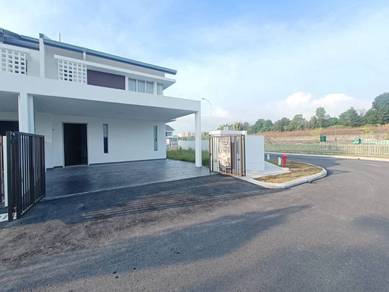 NEW ✨Corner Lot Double Storey Emilia Nilai Impian For Rent