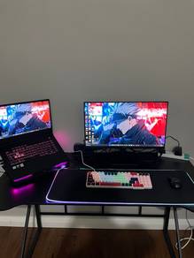 Laptop Asus Rog Strix sekali monitor keyboard