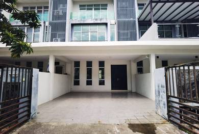 cheapest basic - 3 Storey House Bangi Avenue