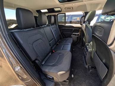Land Rover DEFENDER 110 2.0 P300 7 Seater