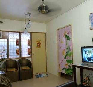 Ground Floor Wawasan Apartment,Taman Wawasan,Puchong For Sale
