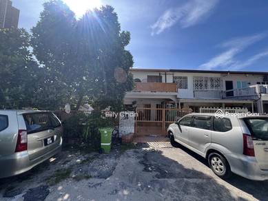 Super nice 2 storey Awan Cempaka corner unit for sale