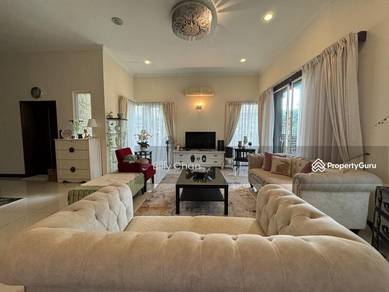 Super nice 3 sty Beverly Heights Semi D