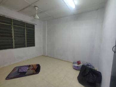 Rental Desa Mentari ( flat) blok 6,  pj