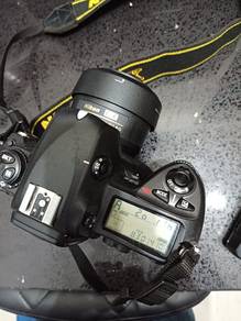 Nikon D2X Badan Body dan Charger