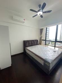 R&F Mall Condo (Good Quality bed(queen size))for rent-mins walk to CIQ
