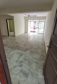 Taman Pusat Kepong Shop Apartment Corner Unit @ Let