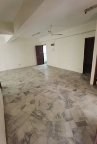 Taman Pusat Kepong Shop Apartment Corner Unit @ Let