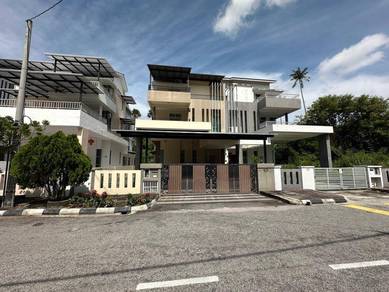 Fully Renovated‼️Semi D 3 Storey🏡Taman Naluri Ria📍