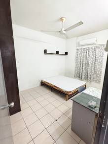 casa subang usj 1 subang jaya medium room for rent (mix gender house)