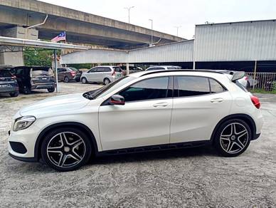 Mercedes Benz GLA250 4MATIC 2.0 YM 2014