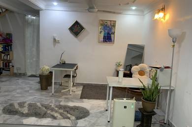 Cozy & Privacy Fully Furnished Master bedroom with ensuite bathroom.