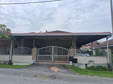 Semi d open facing cantik siap renovated.