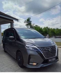 Nissan SERENA 2.0 S-HYBRID PREMIUM HIGHWAY