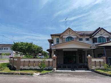 Taman Kluang @ 2 Stry Corner Lot with Big Land for Sales (Nearby Town)