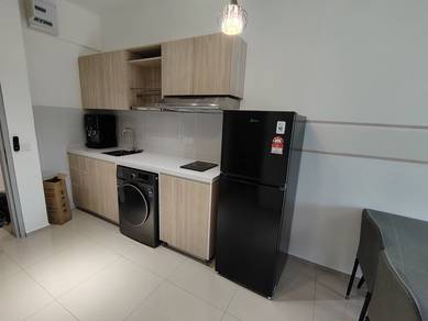 Fully Furnished Nice for Single/Couple, with covered carpark