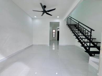 (🔥RENOVATED FULLY TILES🔥) Bandar Springhill Lukut,  Port Dickson