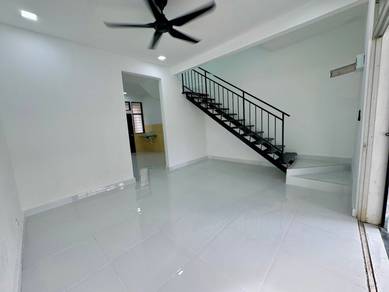 (🔥RENOVATED FULLY TILES🔥) Bandar Springhill Lukut,  Port Dickson