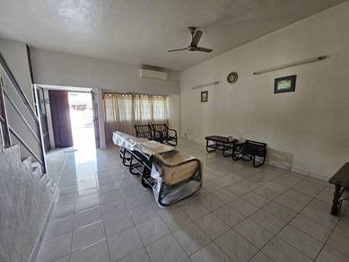 2 Storey Terrace House 2200sq At Jalan Ismail Cik Matt Georgetown