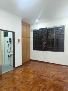Double Storey Taman Daya / near CIQ