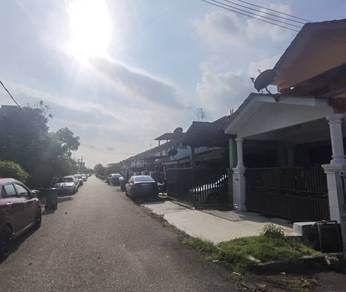 Taman Perling Double Storey Medium Cost / Can Full Loan / Bukit Indah