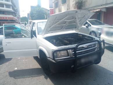 Mazda B2500 2.5 PICK UP (A) 4x2 2000 New Paint