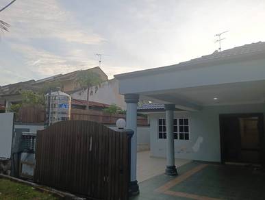 Semi D Single Storey House