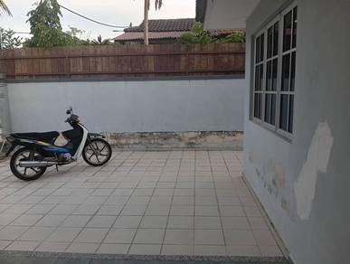 Semi D Single Storey House