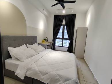 M Vertica Fully Furnished Room Walk to MRT LRT