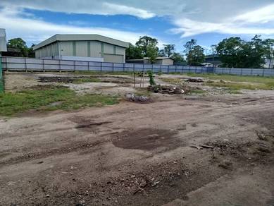 20,000 sqf of open area/space @ Sg Lokan industrial park for rental.