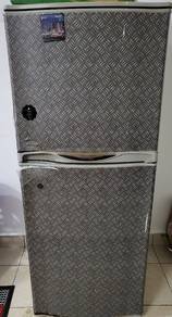Peti Sejuk Sharp 2 Pintu / Refrigerator
