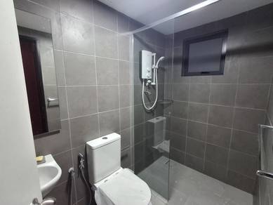 Partially furnished Berkeley Uptown to rent @ Jln Goh Hock Huat