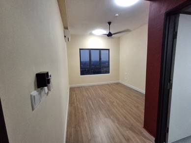 Partially furnished Berkeley Uptown to rent @ Jln Goh Hock Huat
