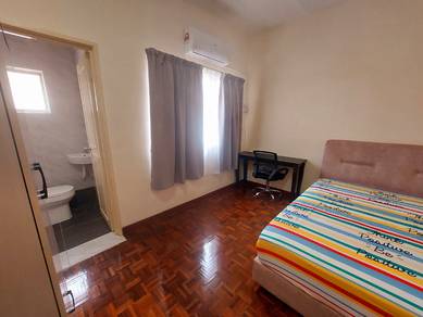 Putra Heights room for rent 