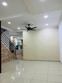 Murah, Renovated, 5rooms   5 baths Taman Nusa Intan rent 