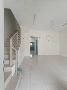 [Available Now ]Double Storey Pengkalan Tiara Precint 18 Station 18