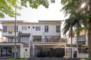FACING OPEN END LOT Semi-D 2.5 Storey Saujana Villa, Kajang