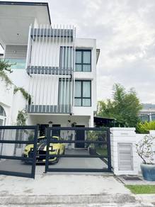 SPACIOUS CORNER 3 Storey Semi-D @ Taman Villa Perdana, Kajang For Sale