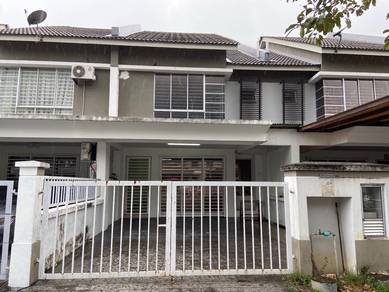 Well keep double storey terrace in summer / S2 Heights / Seremban 2