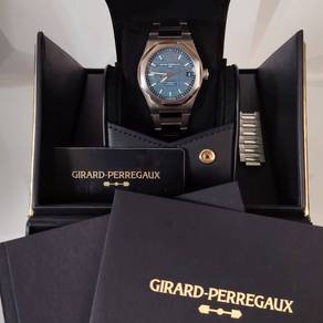 Girard-Perregaux Laureato 42mm