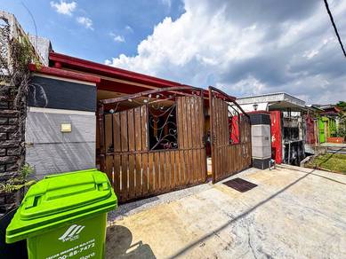 RENOVATED‼️ 1.5 Storey Terrace Taman Taynton View Cheras