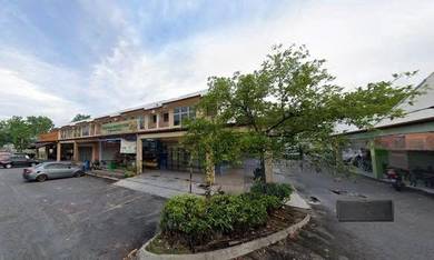 Hot area Bandar Bukit Raja 1.5sty shoplot freehold